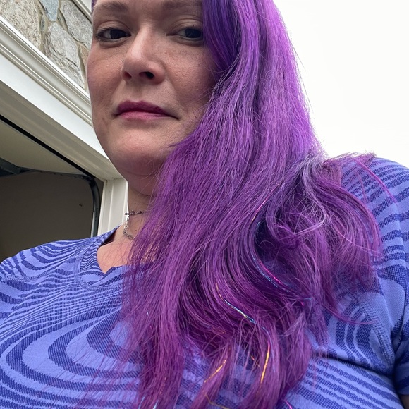 Meet your Posher, Vicky aka Red Jap Mama - Picture 3 of 7